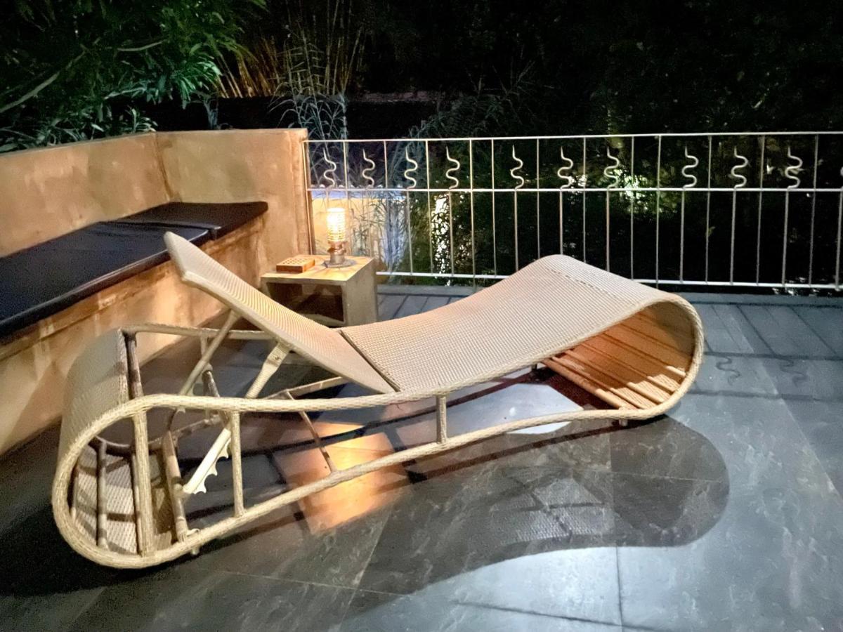 होटल Isana House 3*